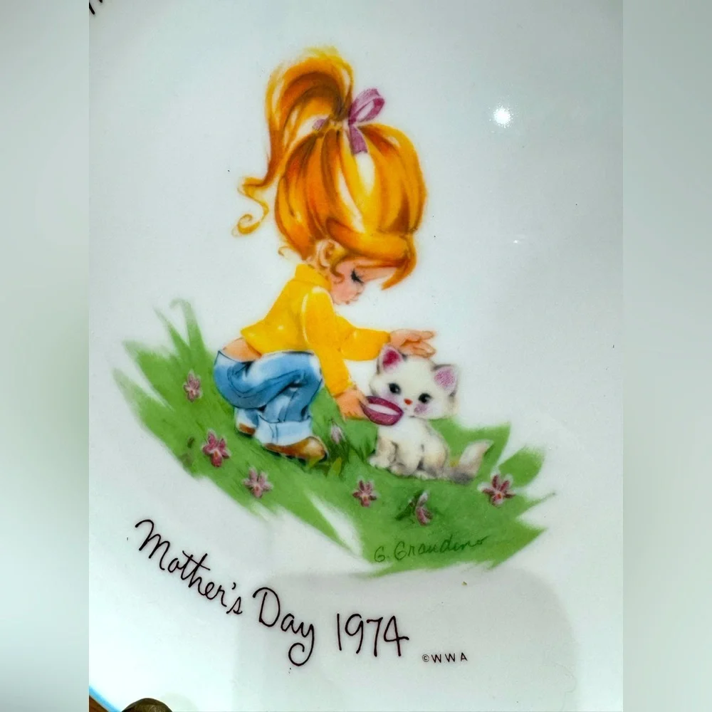 Vintage Mother's Day 1974 Gigi™️ Decorative Plate - Picture 2 of 4